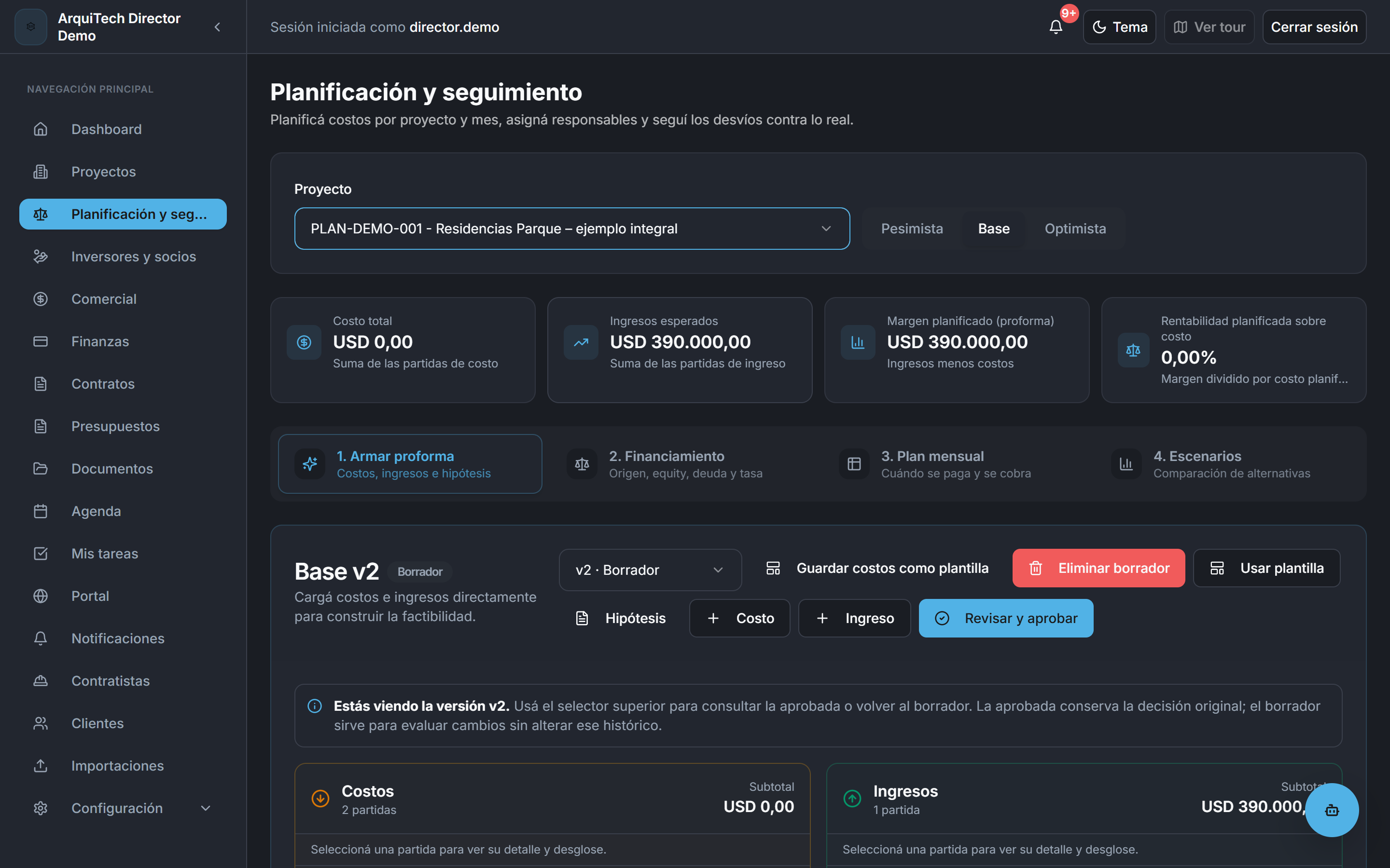 Vista de proforma en ArquiTech, con escenarios pesimista, base y optimista, costos, ingresos y versiones.